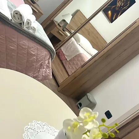 Juliet N - Affittacamere *