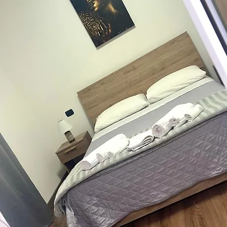 Juliet N - Affittacamere Verona